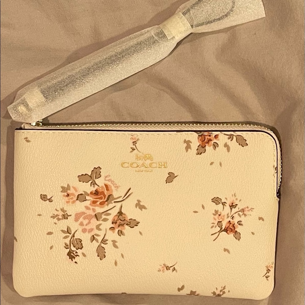 Coach Corner Zip Wristlet